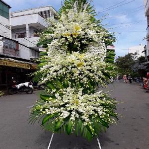 Vòng hoa chia buồn HCB201956
